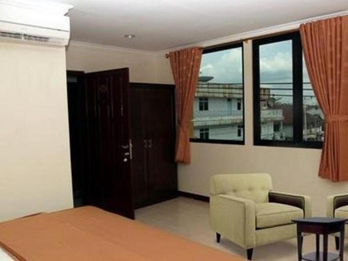 Hotel Aroma Inn Pontianak Eksteriør bilde